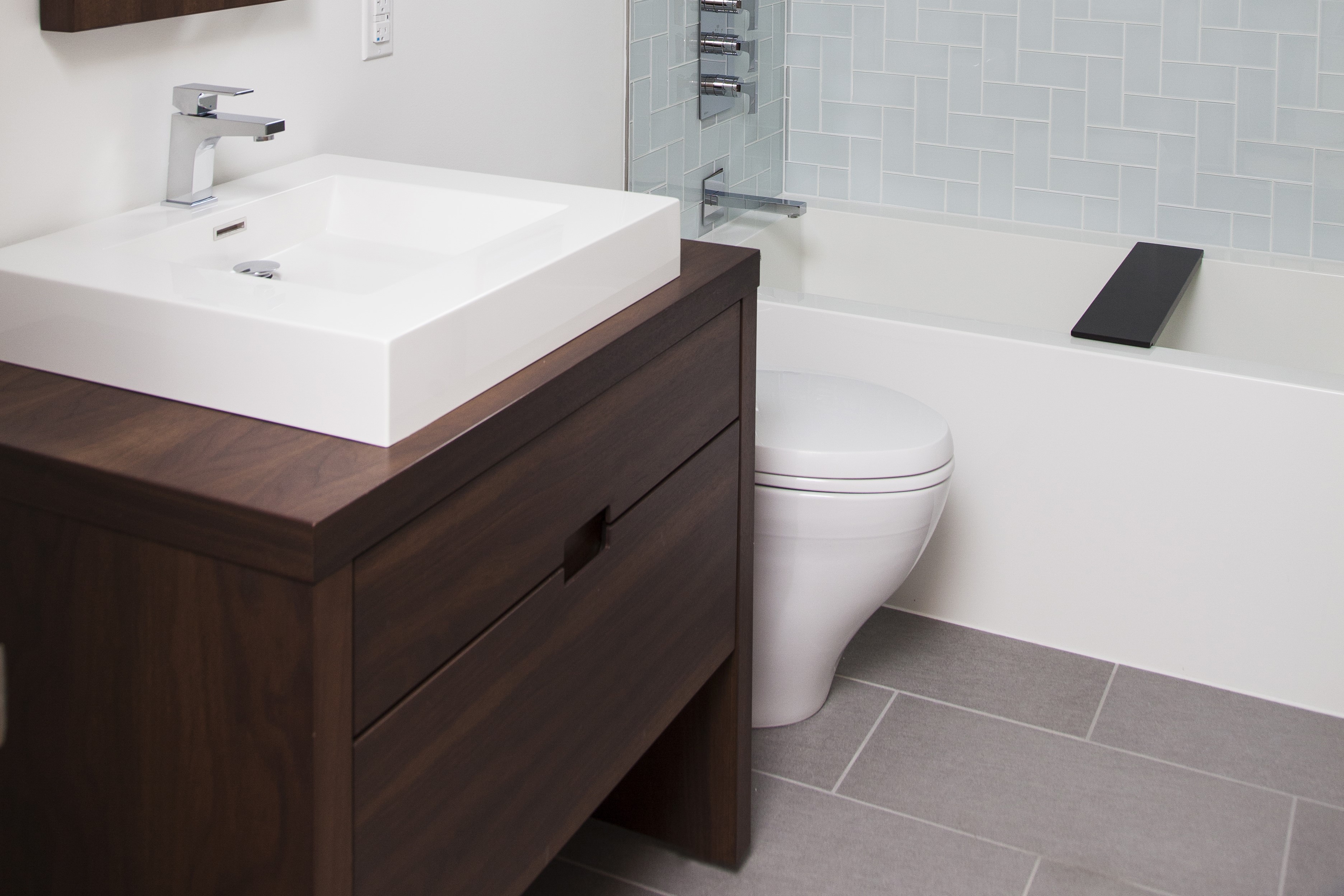 f124-vanity-3 floor mount vanities